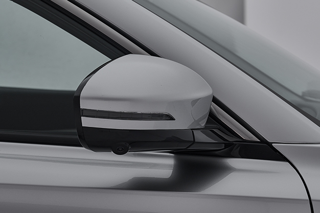 Integrated rear view mirrors